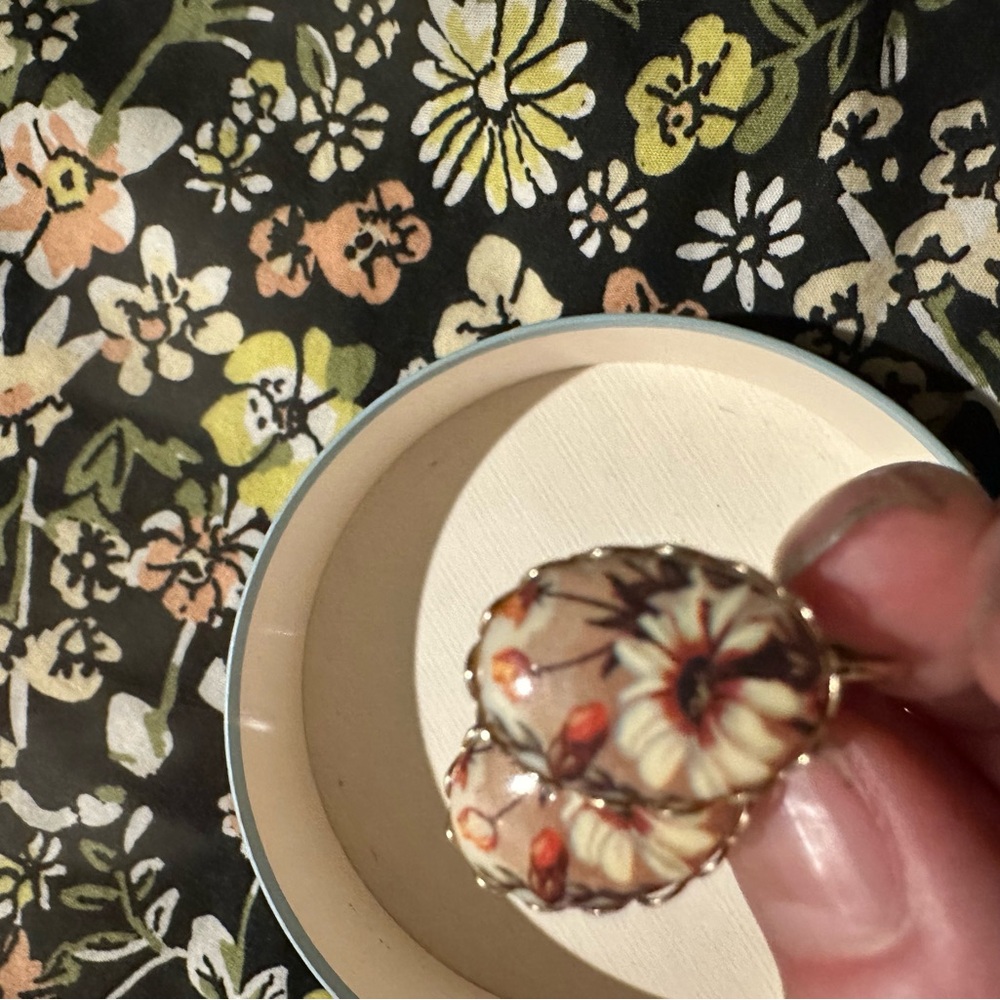 Vintage Floral Patterned clip on Earrings
